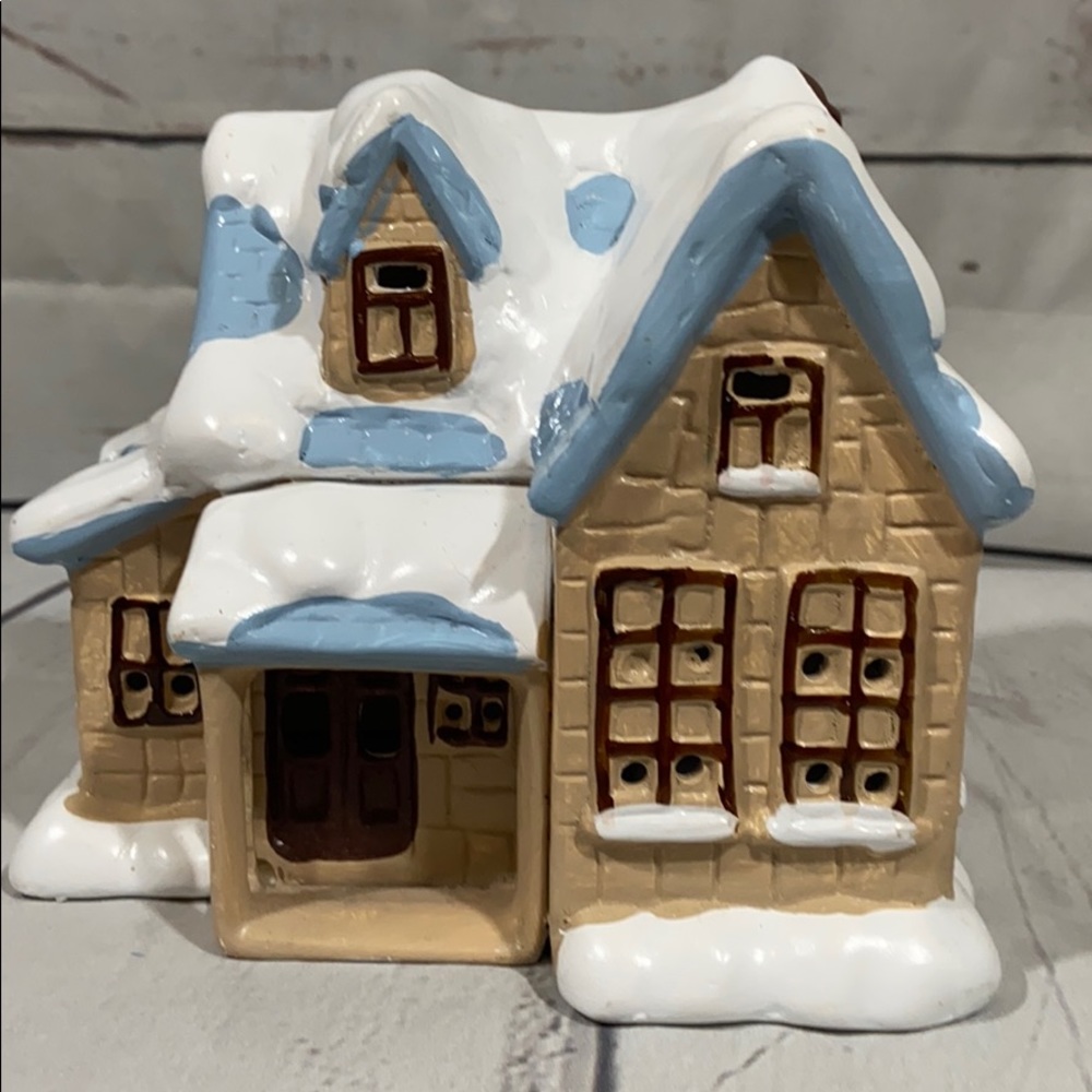 House of Lloyd Ceramic Tea Light Cottage